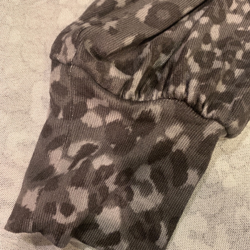 Stretchy blouse - Picture 3 of 5